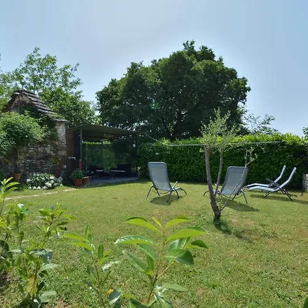 House Marie Nyaraló