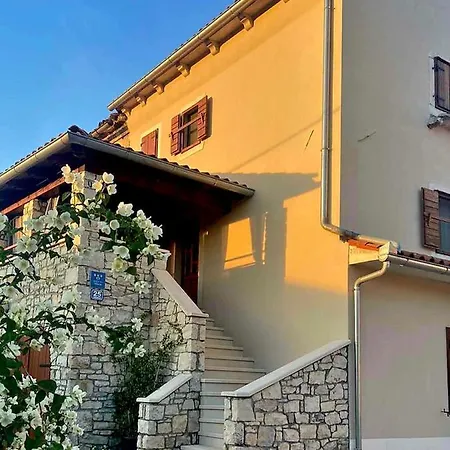 House Marie Nyaraló Kršan