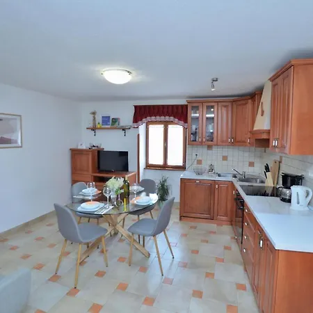 House Marie 度假居 Kršan